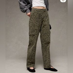 American Eagle low rise baggy straight Pants size 12 short